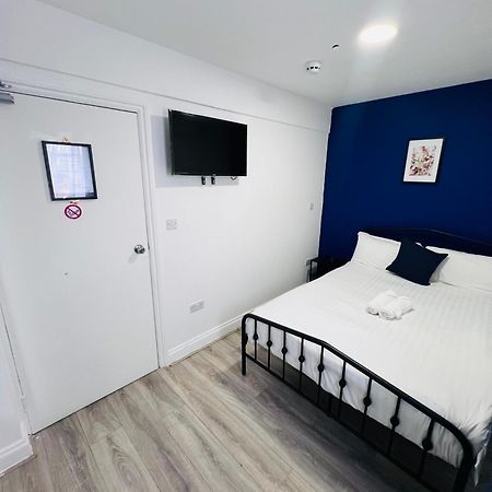 The Bank Hotel Barking  Bagian luar foto