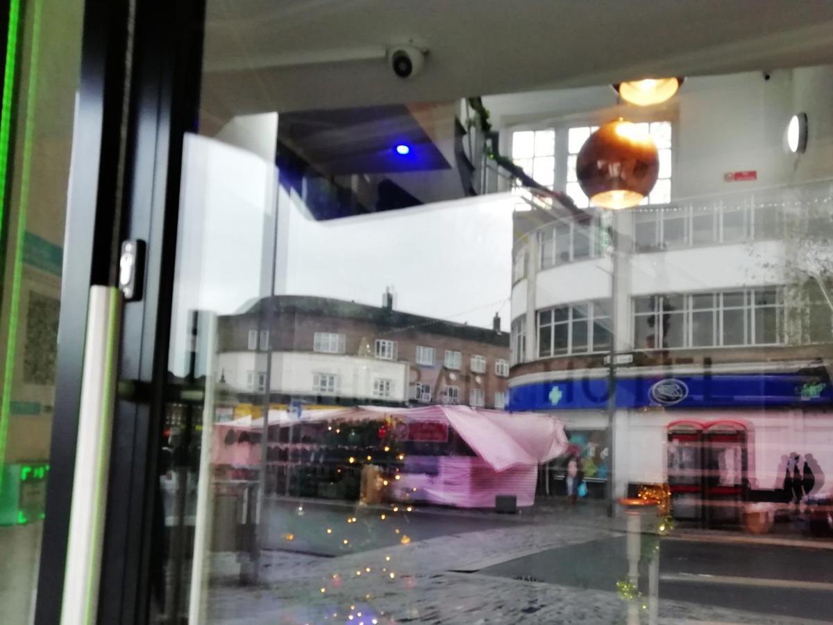 The Bank Hotel Barking  Bagian luar foto