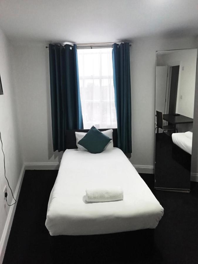 The Bank Hotel Barking  Bagian luar foto
