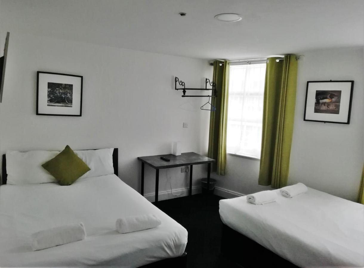 The Bank Hotel Barking  Bagian luar foto