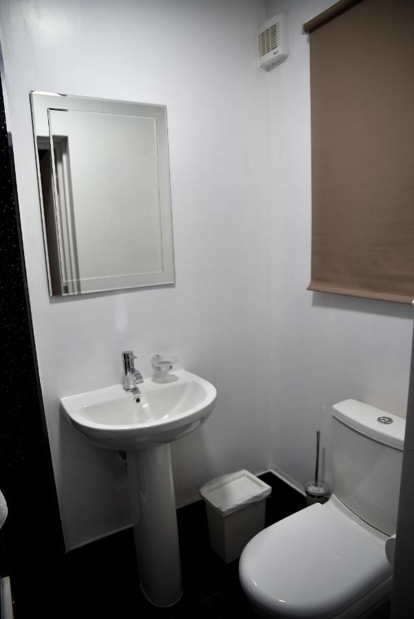 The Bank Hotel Barking  Bagian luar foto