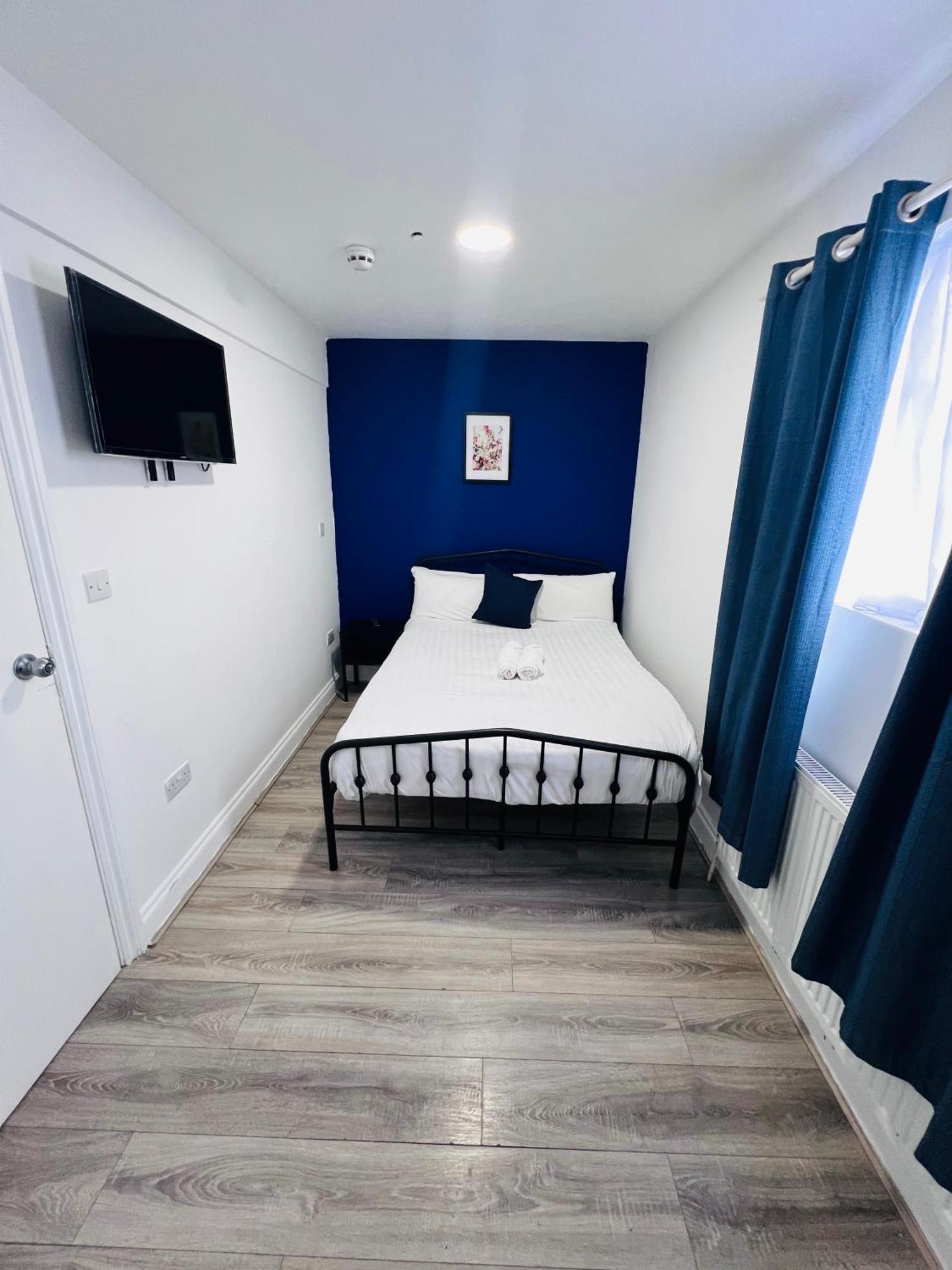 The Bank Hotel Barking  Bagian luar foto