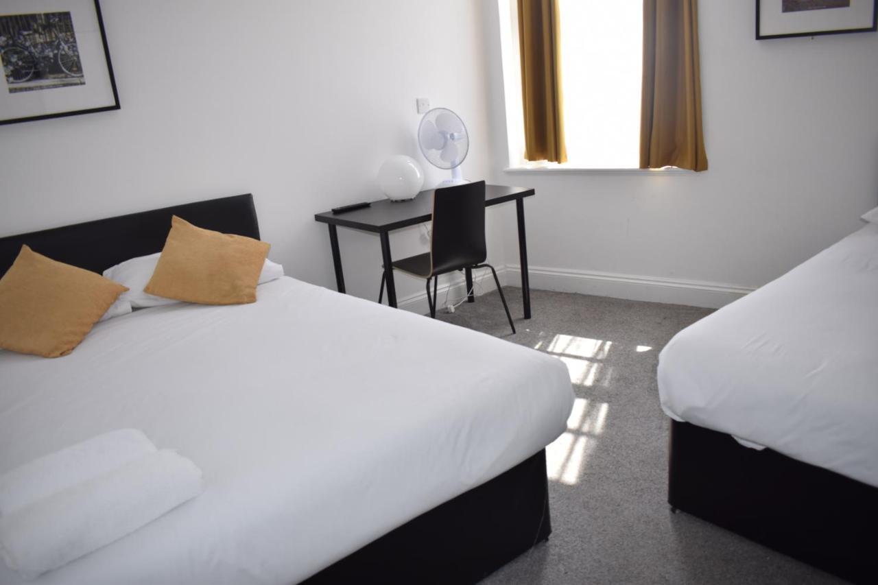 The Bank Hotel Barking  Bagian luar foto